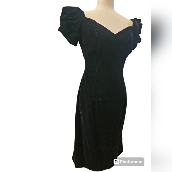 Vintage En Francais by Huey Waltzer Black Velvet Dress - Picture 5 of 7